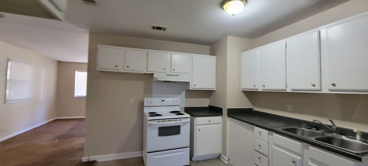 4111 Springdale Rd - Photo 2 of 13