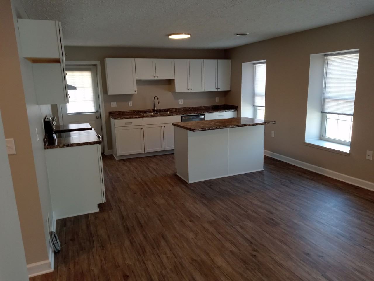 Sinking Creek Apartments - Photo 2 of 7