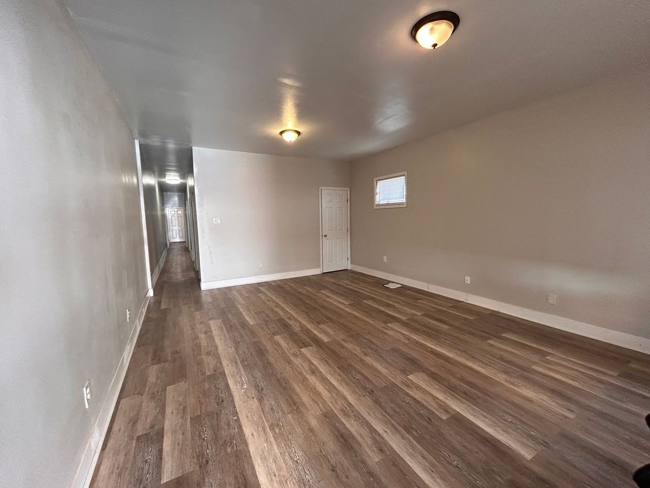 126 W Market St - Photo 2 of 7