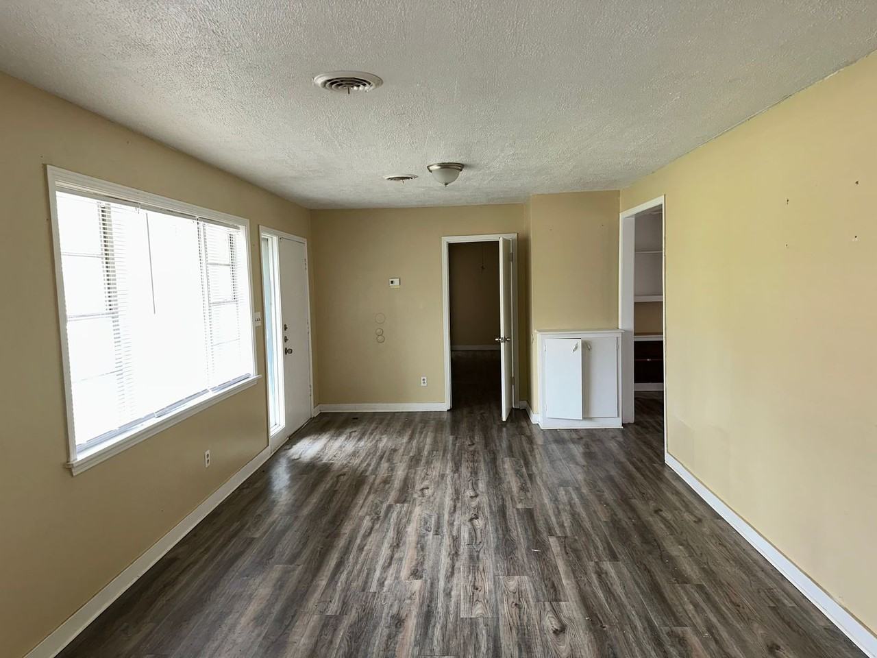 1925 Catalina Dr - Photo 5 of 9
