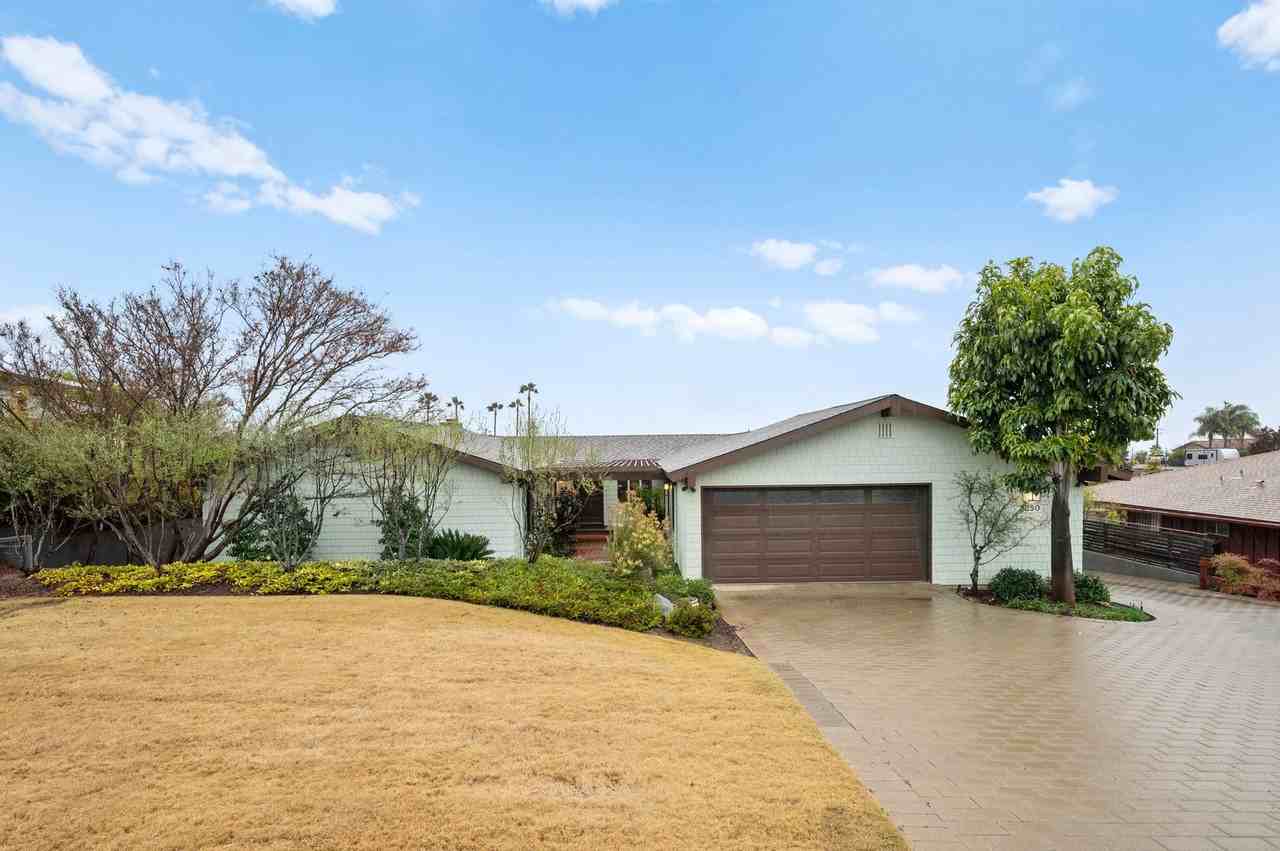 2250 Vista Grande Dr - Photo 2 of 29