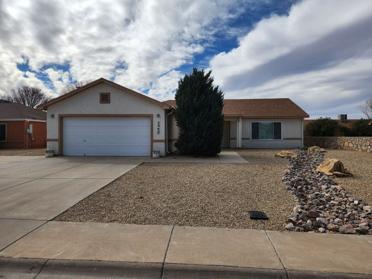 5983 Moon View Dr - Photo 2 of 46