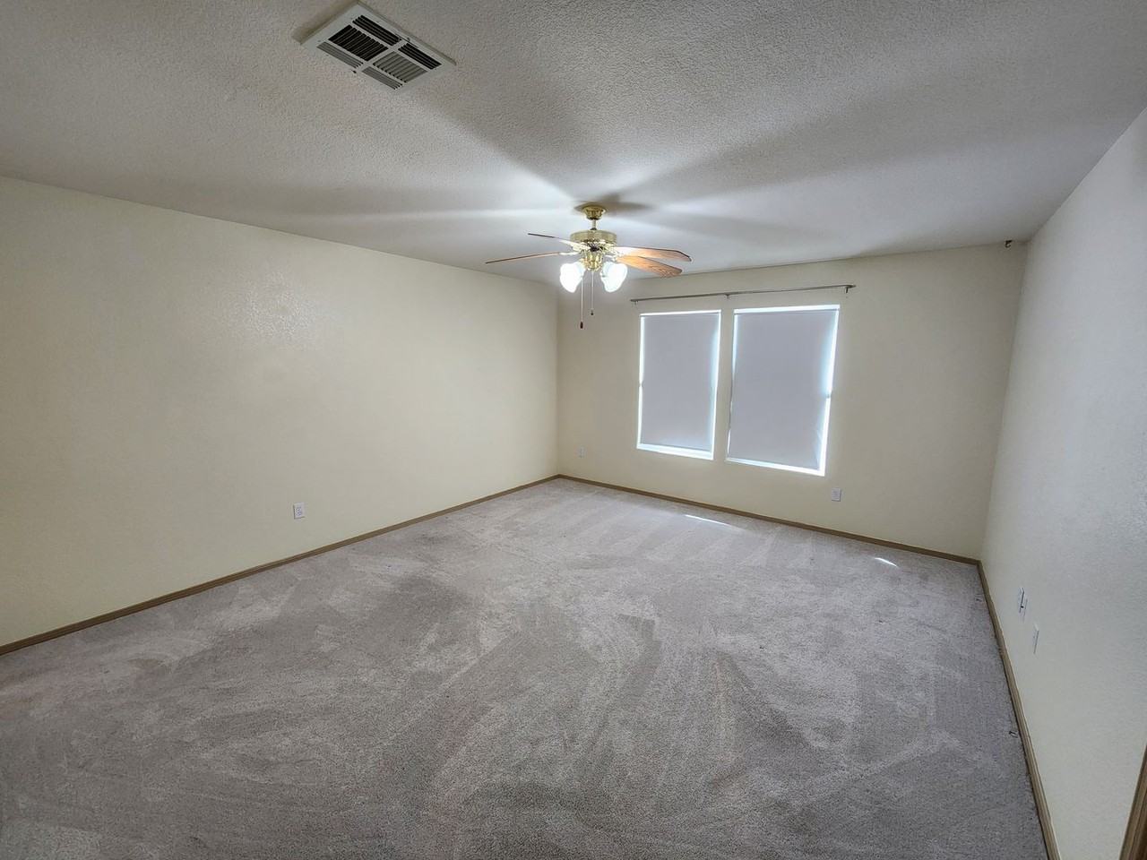 5983 Moon View Dr - Photo 4 of 46