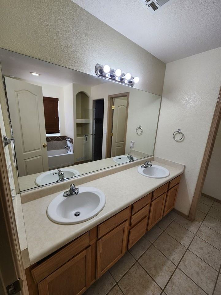 5983 Moon View Dr - Photo 7 of 46