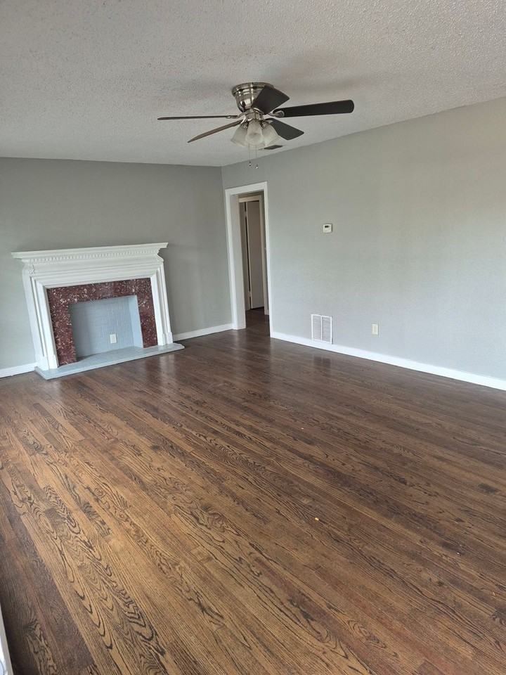 3517 30th St - Photo 3 of 19