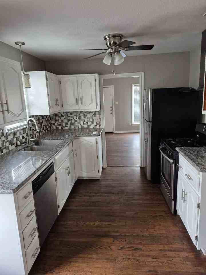 3517 30th St - Photo 4 of 19