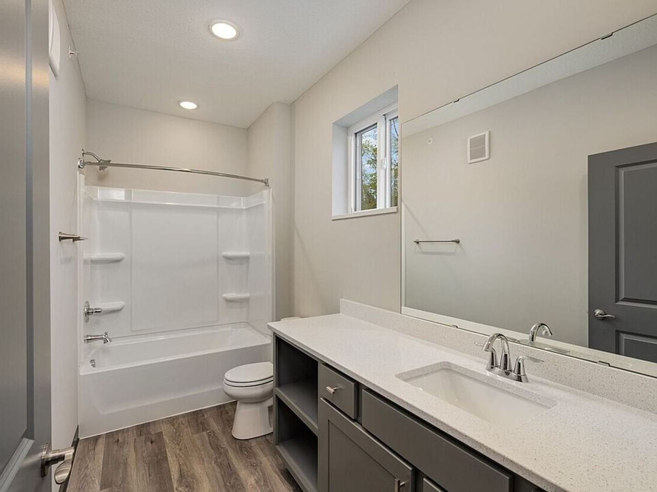 The View Apartments - Photo 3 of 5