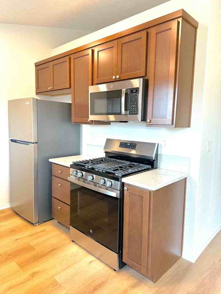 1062 Nw Upas Pl - Photo 6 of 17