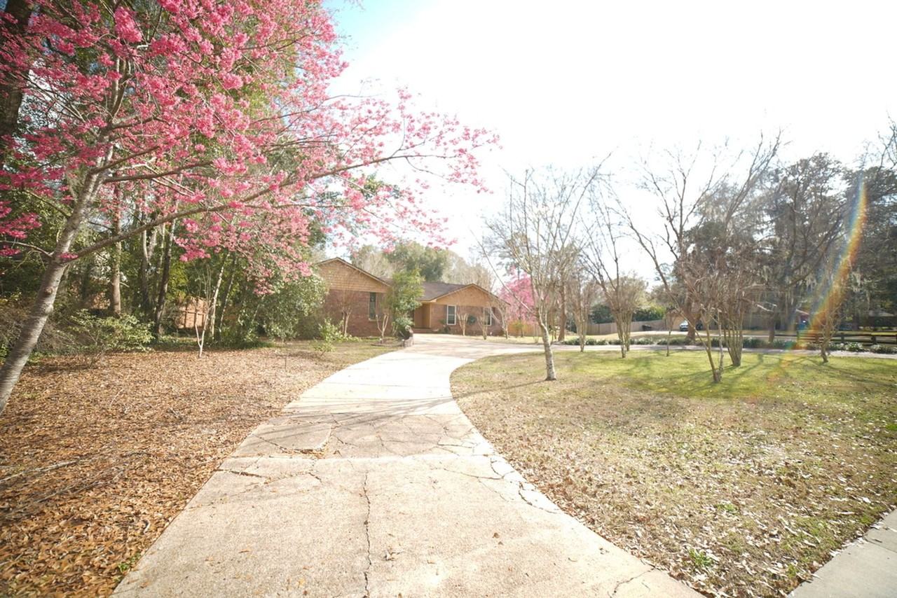 4005 Mclaughlin Dr - Photo 2 of 28