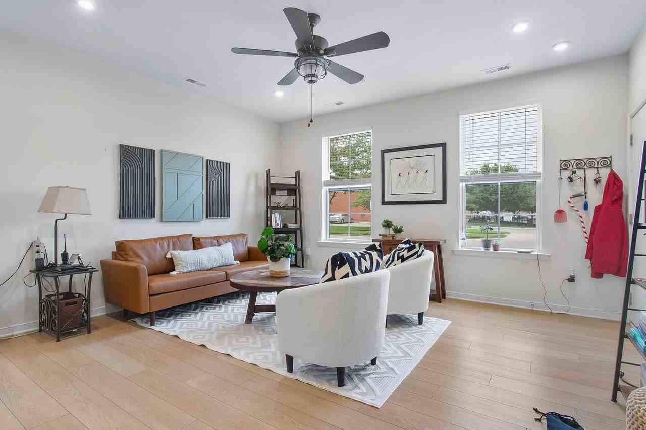 1453 Overbrook Rd - Photo 3 of 18