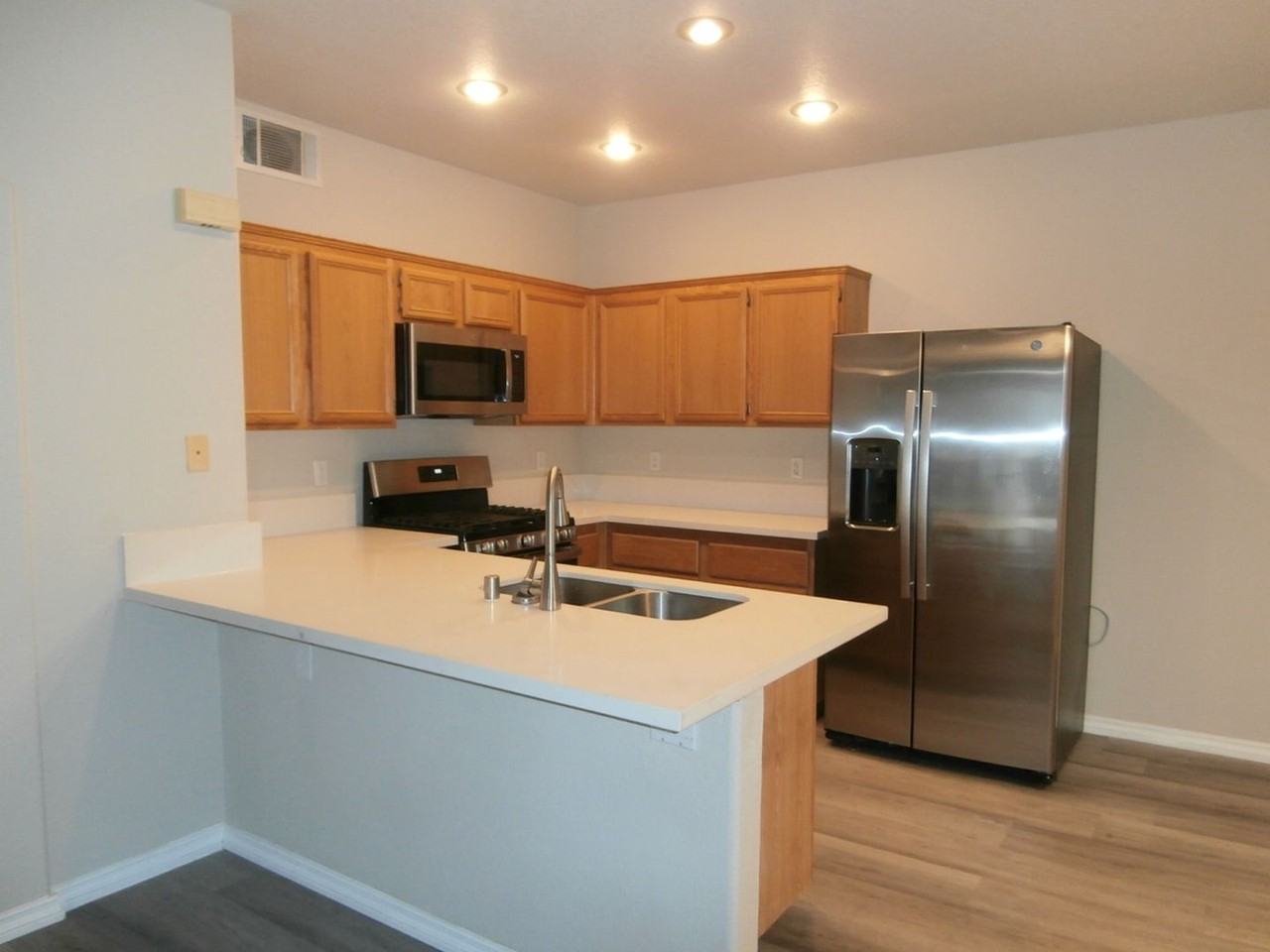 2201 Ramsgate Dr #523 - Photo 6 of 12
