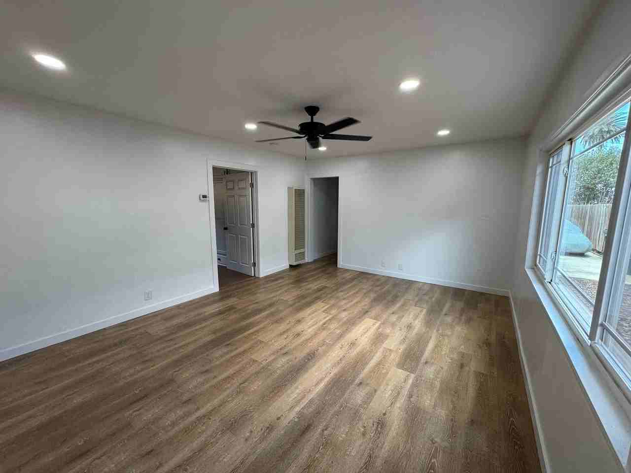 611 1/2 W Imperial Hwy - Photo 5 of 20