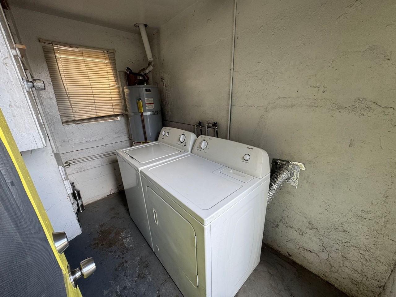 611 1/2 W Imperial Hwy - Photo 7 of 20