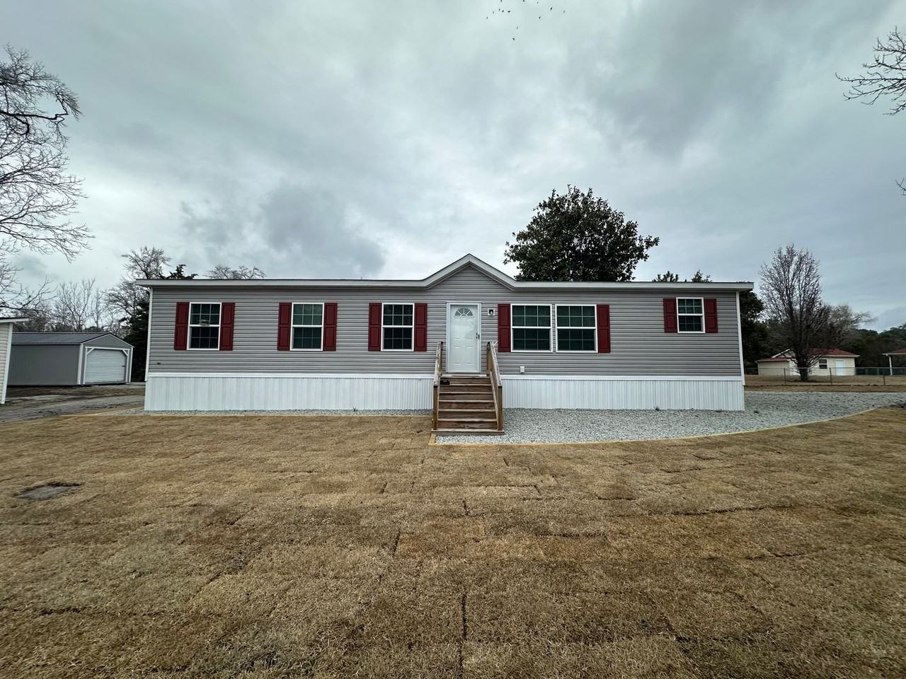 115 Leslie Ln - Photo 2 of 34