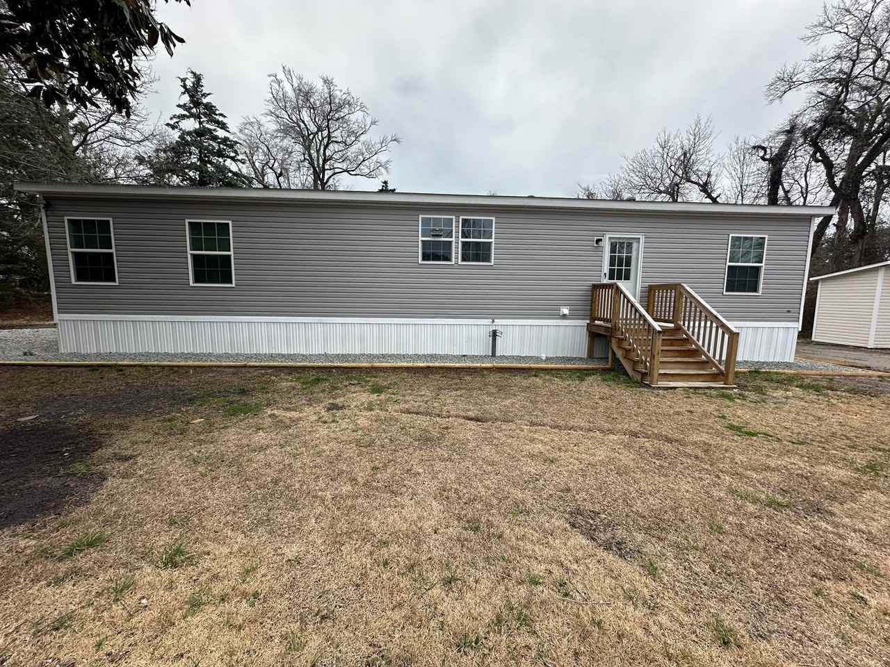 115 Leslie Ln - Photo 3 of 34