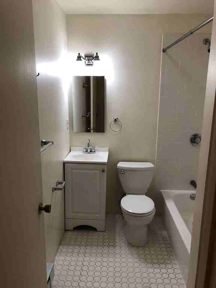 88 Saint Botolph St - Photo 7 of 8