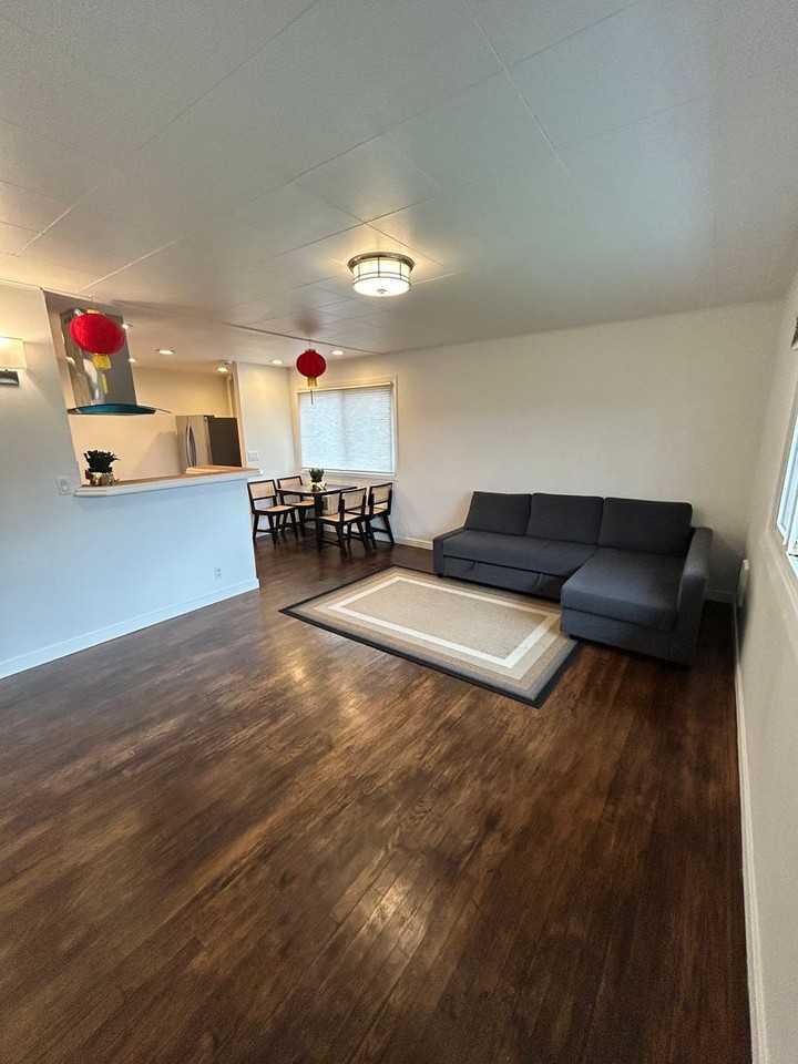 8826 22nd Ave Sw - Photo 2 of 19