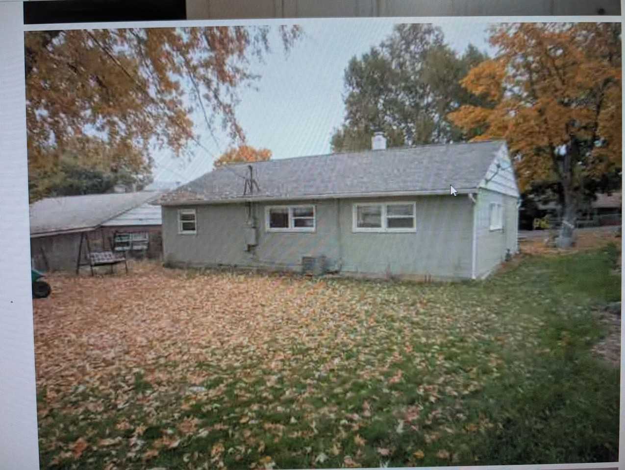 628 Burns St - Photo 2 of 13