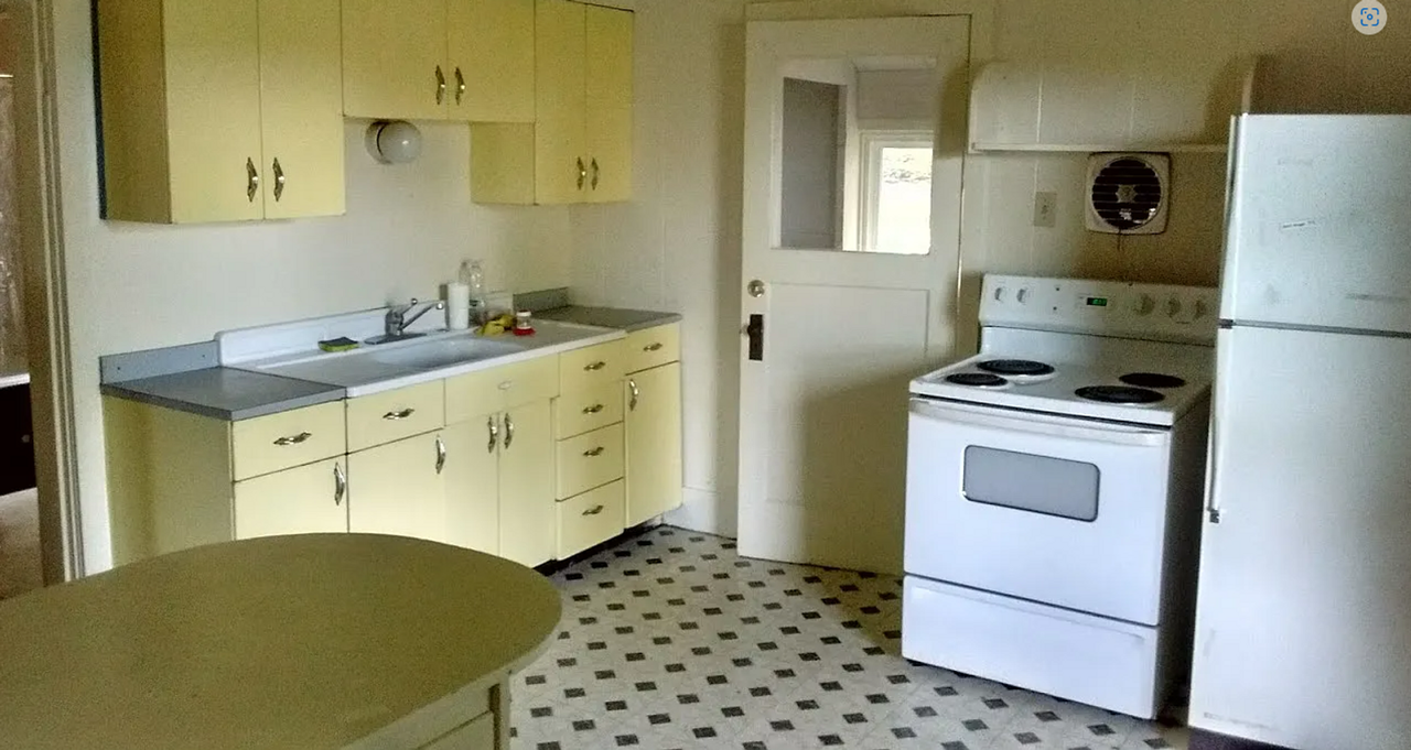 1706 Lakeway Dr - Photo 2 of 26