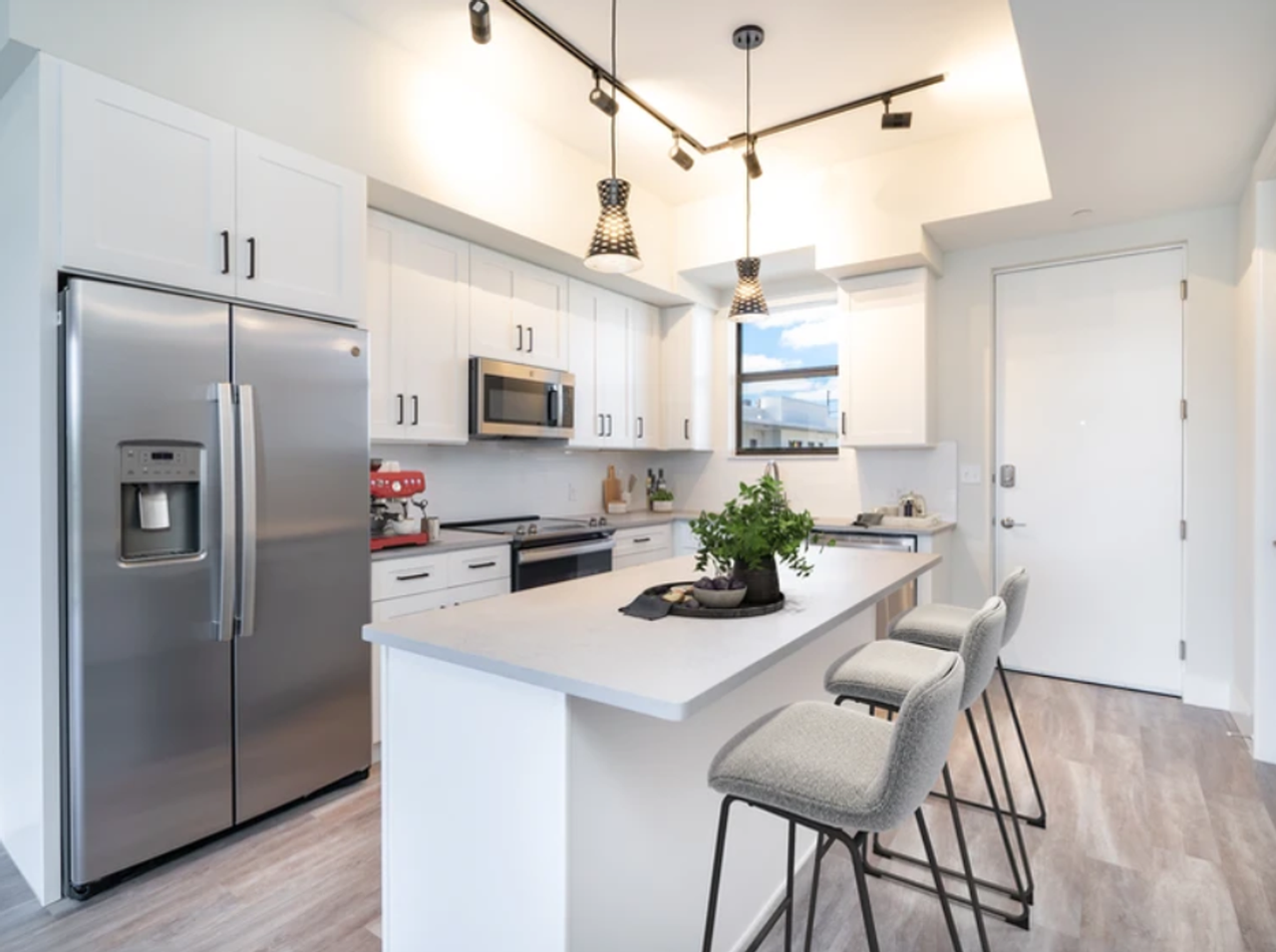 Mercer Park Apartments - Photo 2 of 44