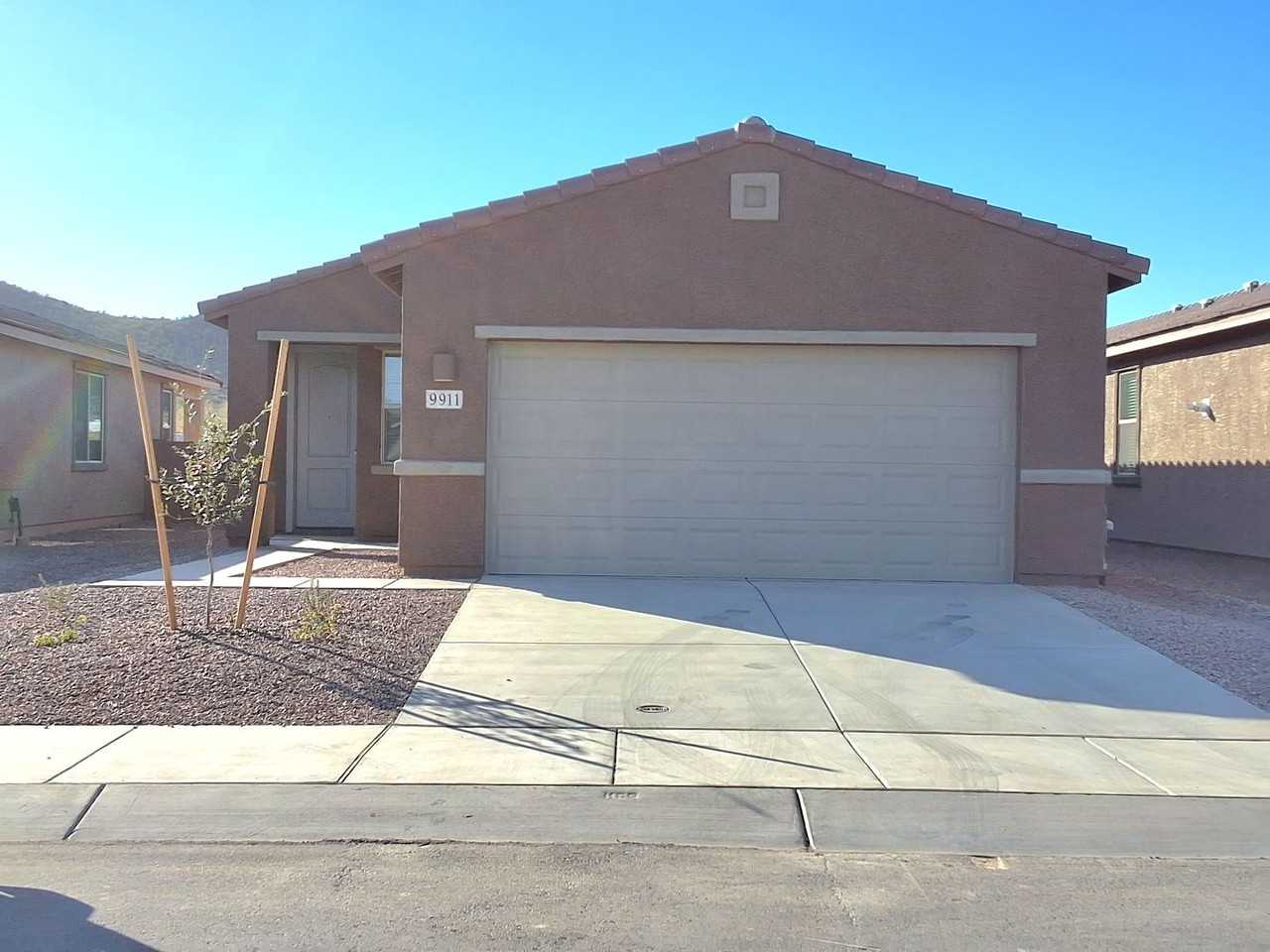 9911 N Summerstone Ave - Photo 2 of 21