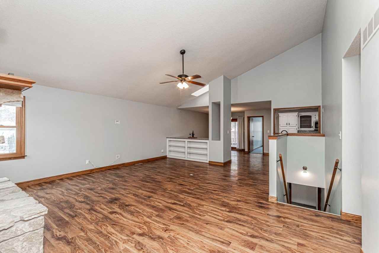 2107 Snowbird Dr - Photo 2 of 50