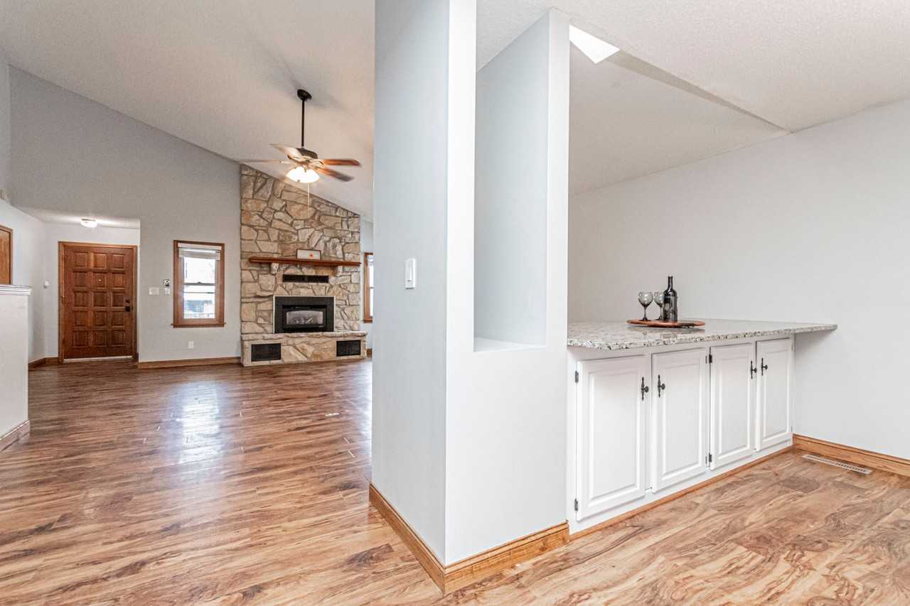 2107 Snowbird Dr - Photo 7 of 50