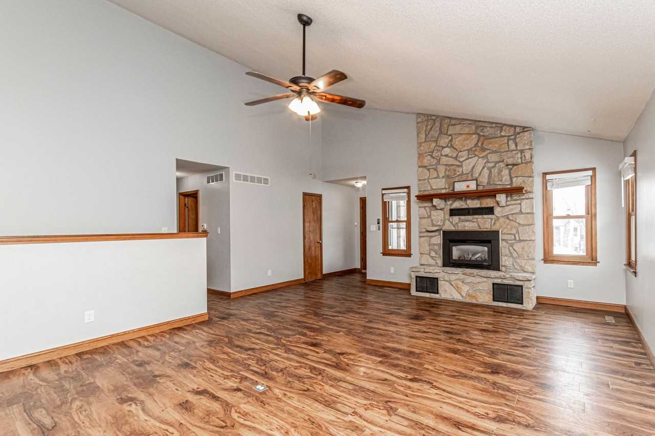 2107 Snowbird Dr - Photo 6 of 50