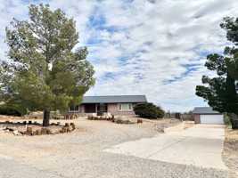 featured image of 1327 Yucca Dr