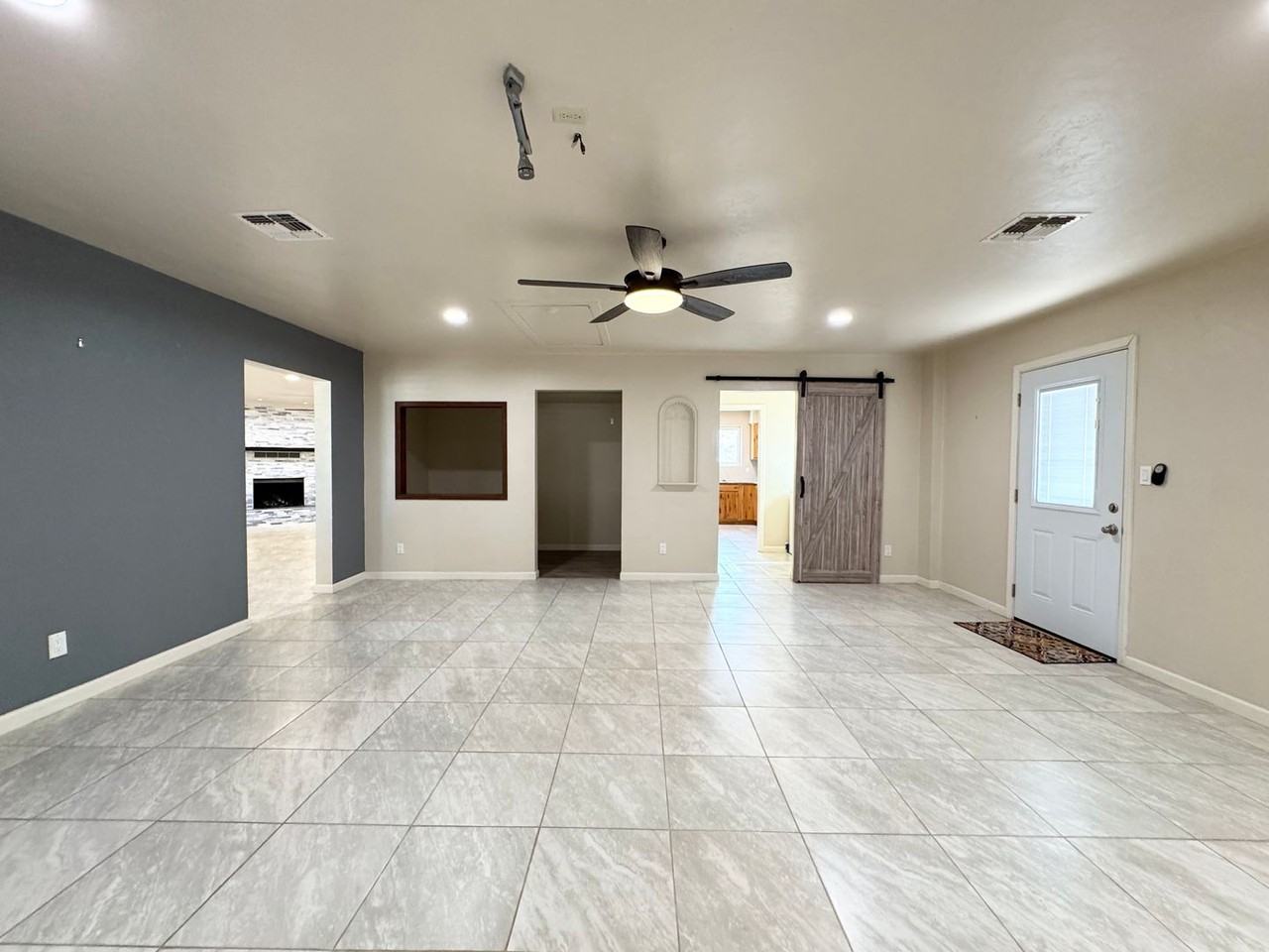 1327 Yucca Dr - Photo 5 of 25