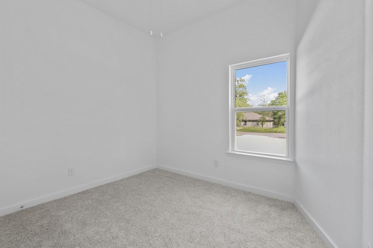 3507 Marshall St #C - Photo 3 of 30