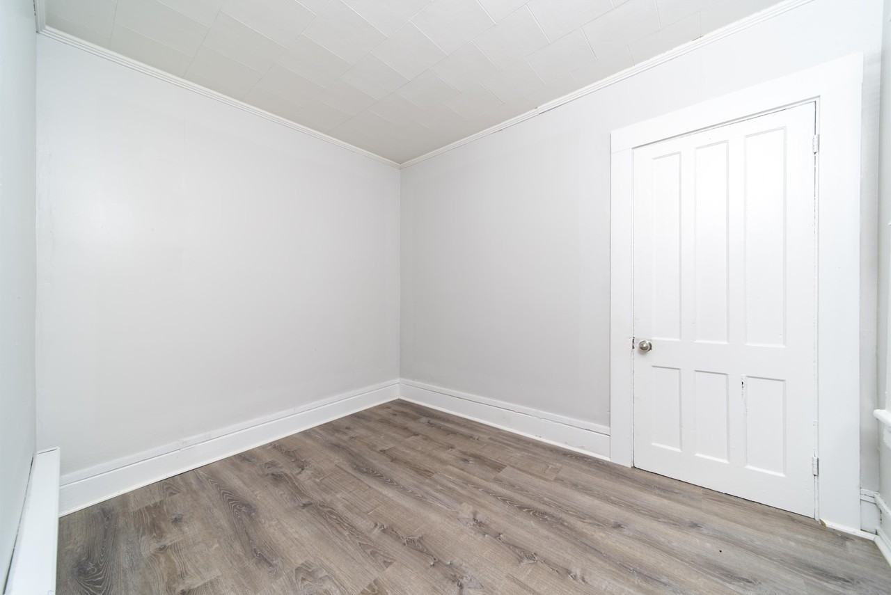 169 Hutton St #2 - Photo 4 of 20