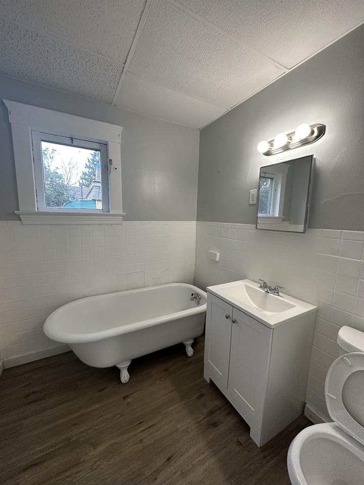 3336 W 54th St - Photo 7 of 12