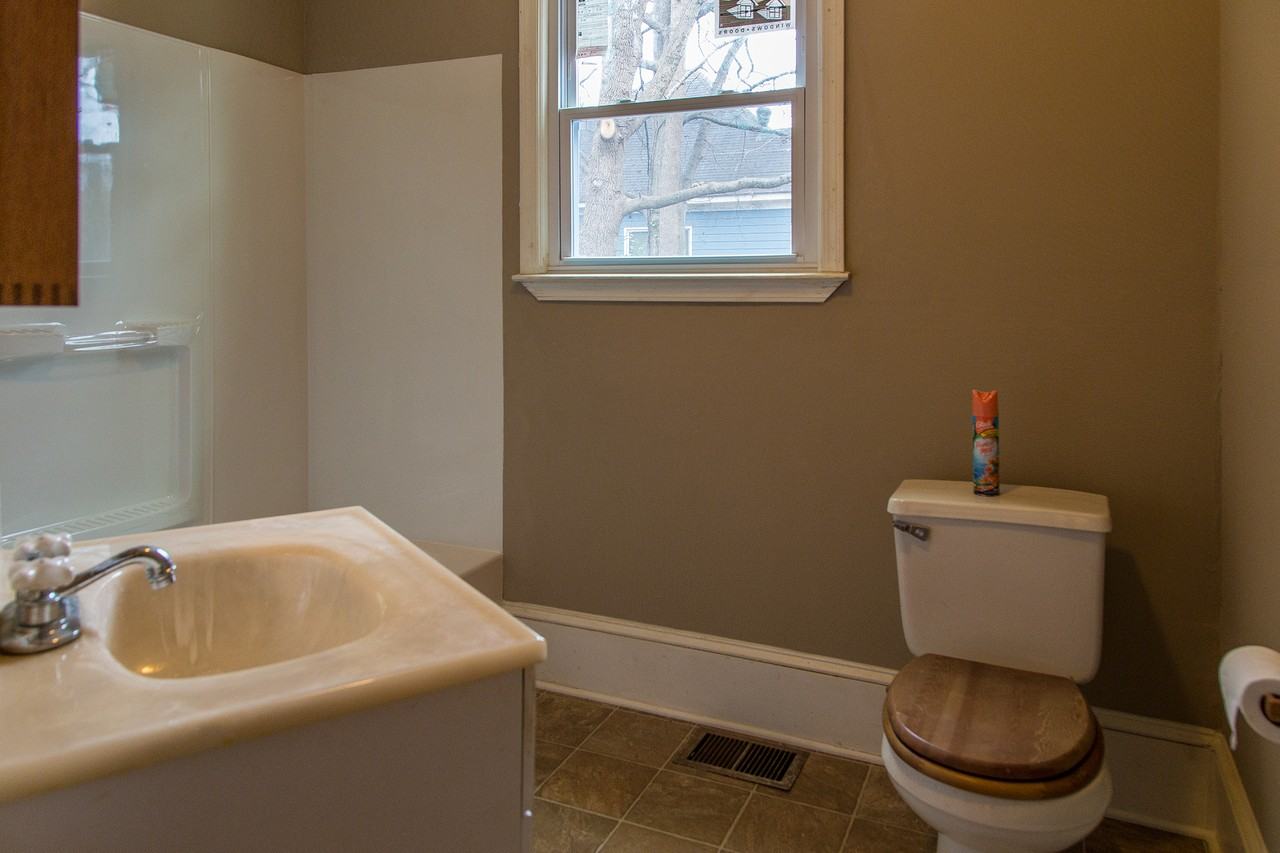 1098 Center St Nw #Nw - Photo 5 of 29