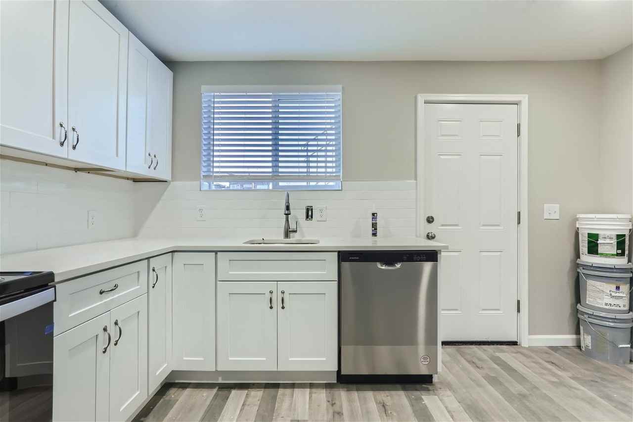 2545 Kenton St #B - Photo 7 of 12