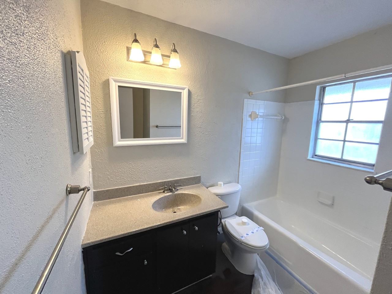 3104 Harrison Ave #1 - Photo 5 of 12