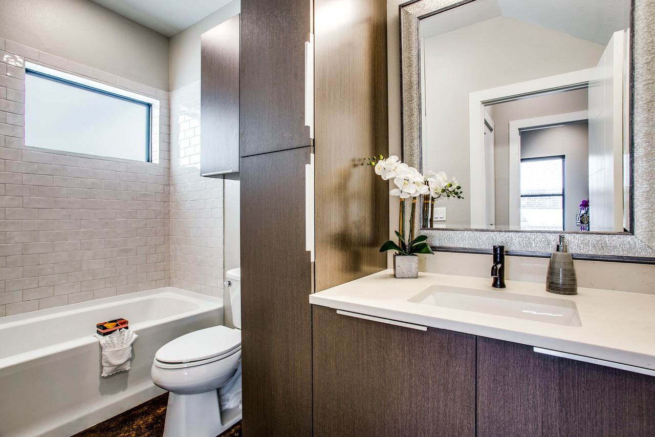 3137 Lubbock Ave - Photo 3 of 10