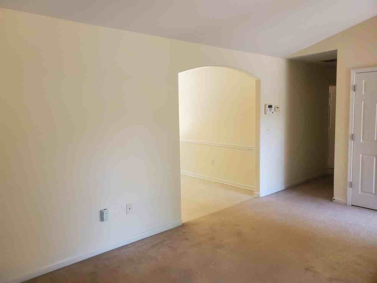 139 Mckenzie Dr - Photo 3 of 12