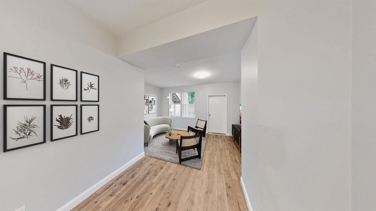 334 Warren Streetwarren Street #1 - Photo 4 of 9