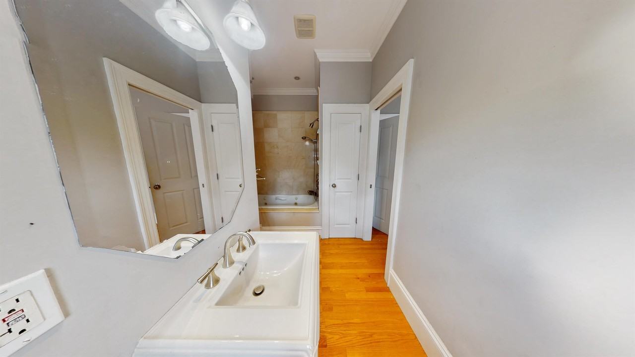 32 Ward Streetward Street #2 - Photo 5 of 14