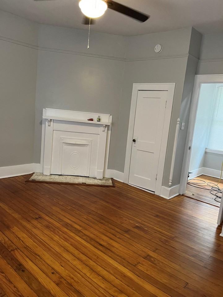 535 E 37th St - Photo 2 of 18