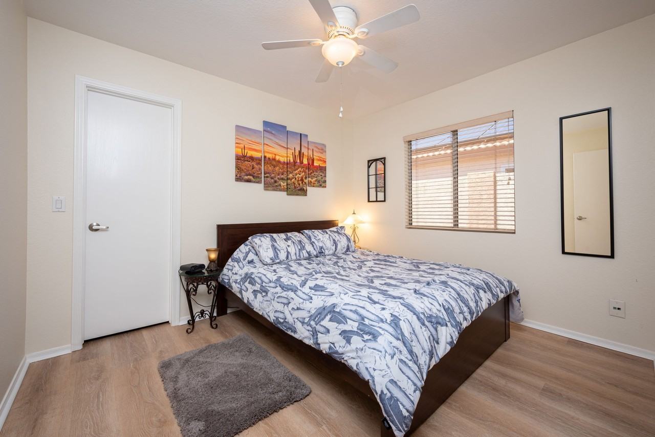 707 W Baylor Ln - Photo 2 of 9