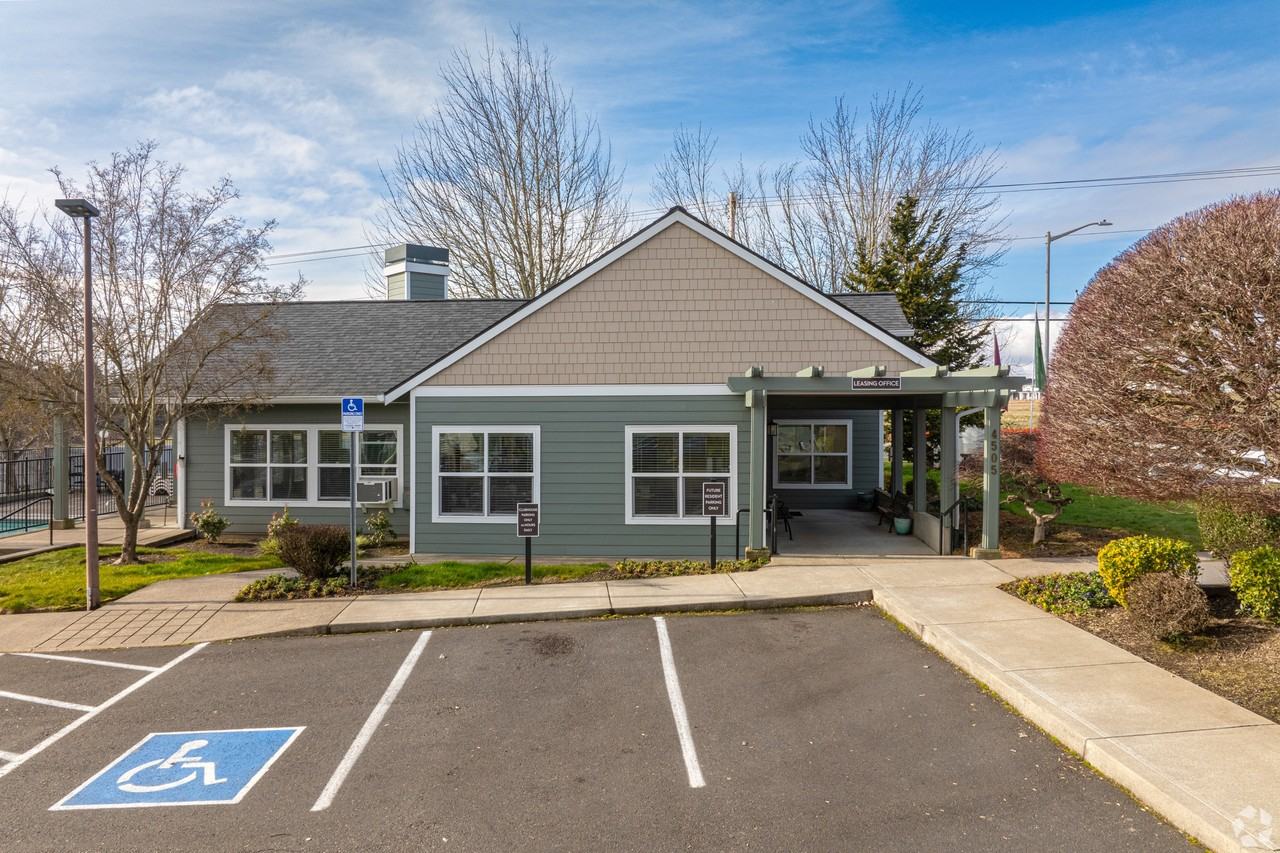 Masters Apartments - Photo 4 of 50