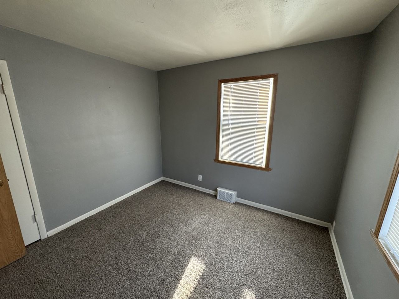 2108 School St - Photo 2 of 18