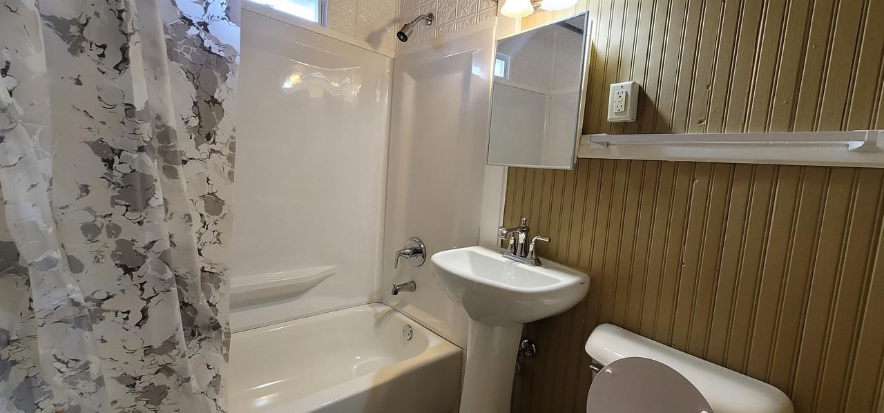 2108 School St - Photo 2 of 18