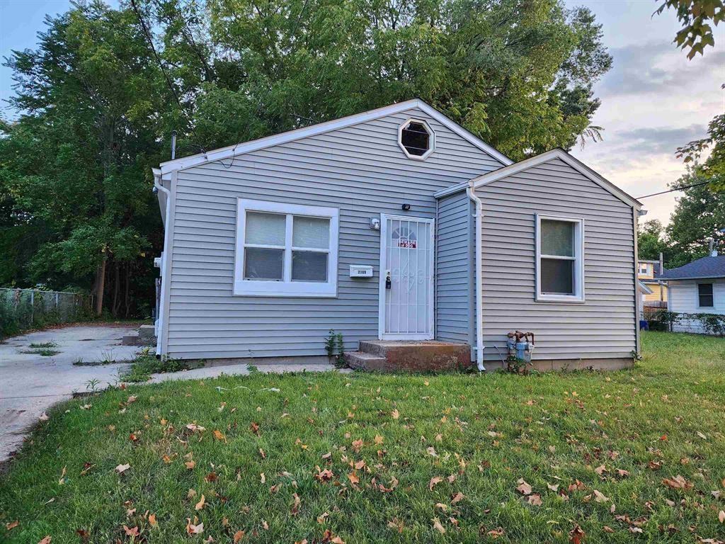 2108 School St - Photo 7 of 18