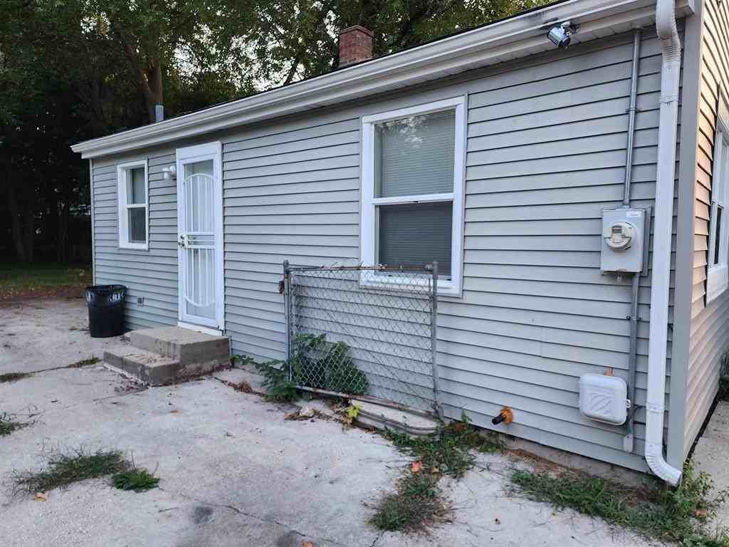 2108 School St - Photo 3 of 18