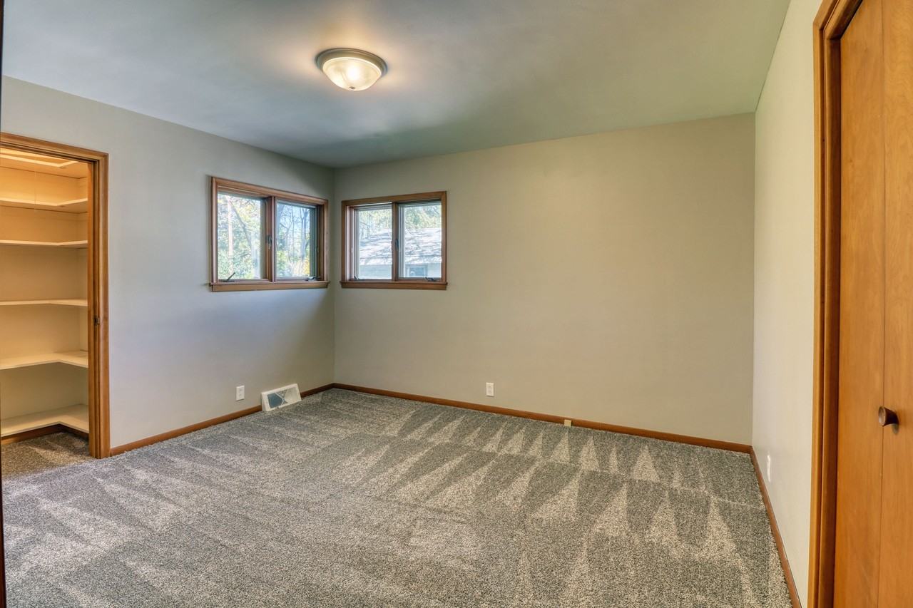 1817 14th St S - Photo 2 of 40