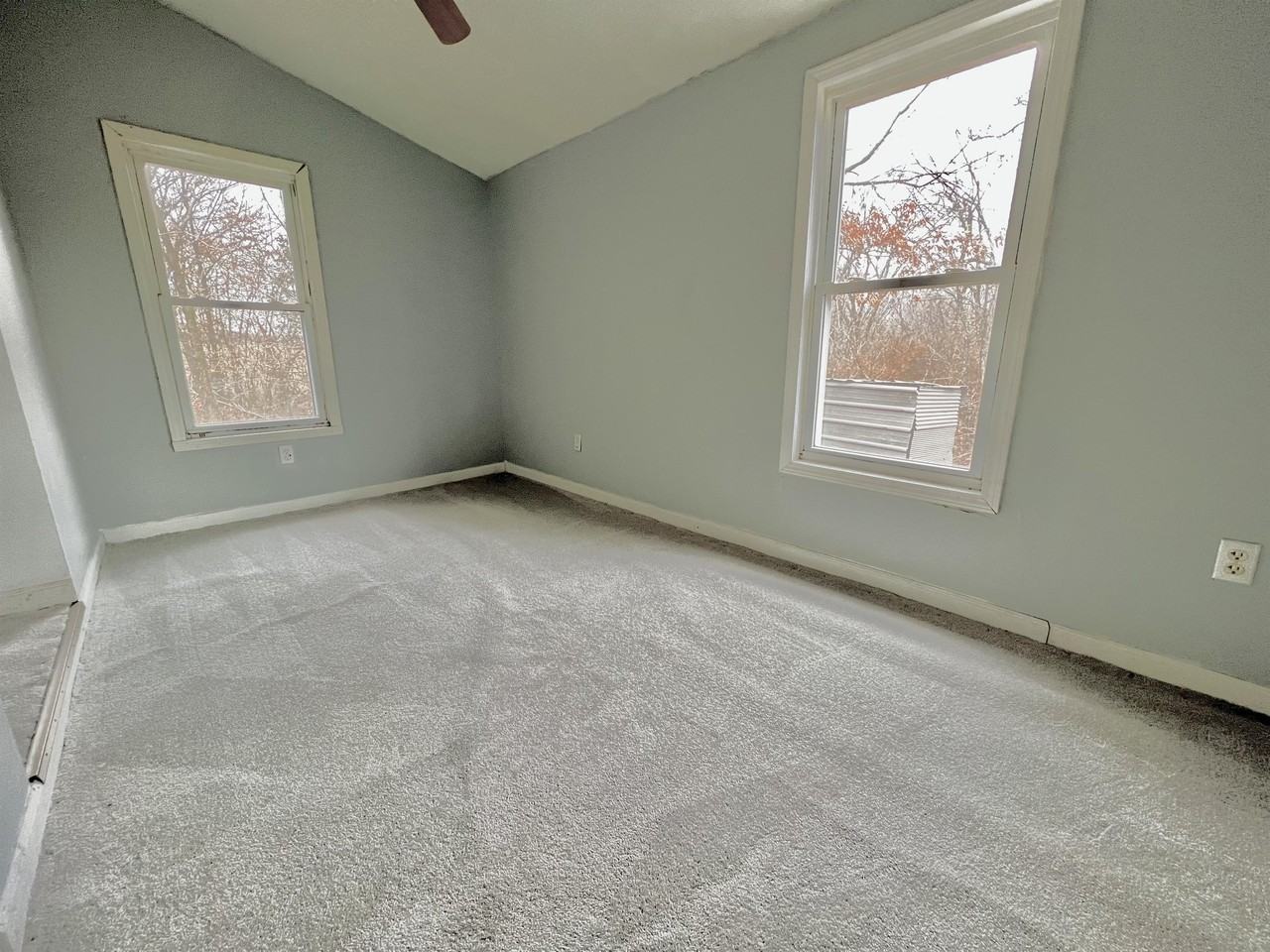 1521 Elmont Rd - Photo 2 of 10