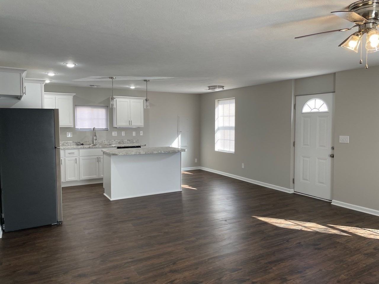 736 Washington St - Photo 3 of 50